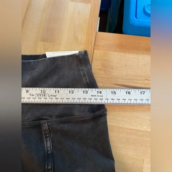 BNWT Aerie Offline OG 7/8 Front Seam High Waisted Legging in True Black - Picture 2 of 10